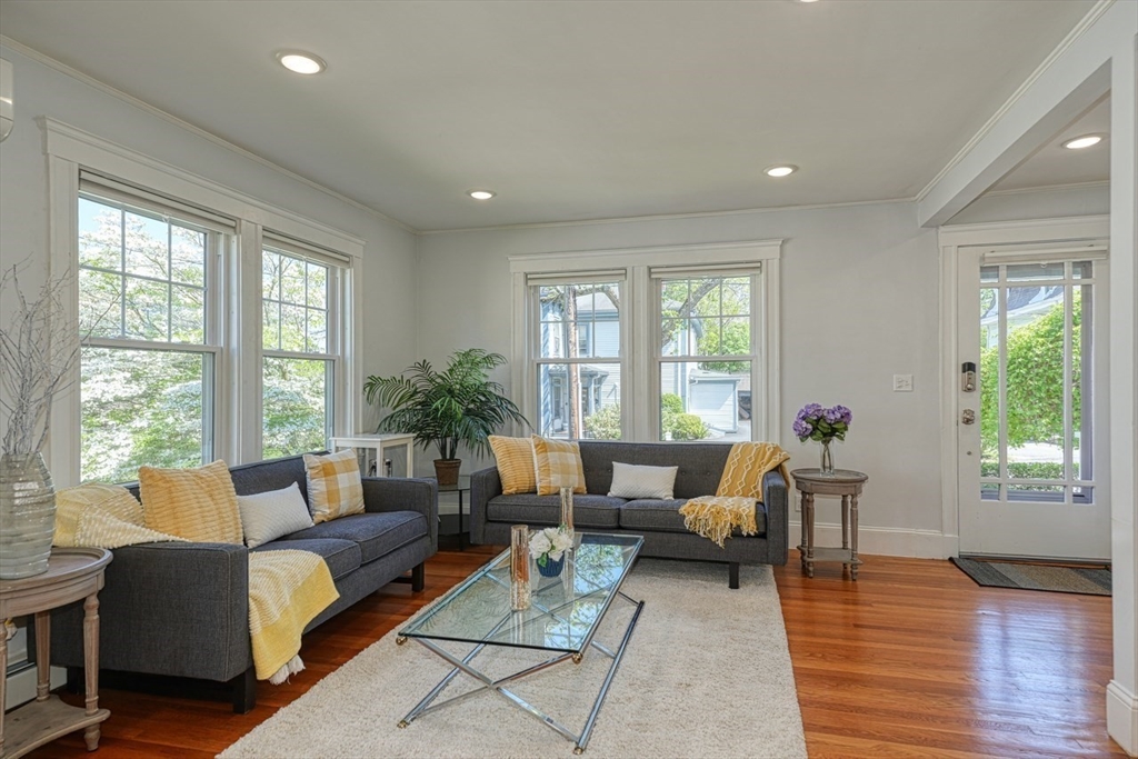 3 bed, 2 bath apartment for rent at 21 Fessenden Rd Unit 21, Arlington — photo 6 of 28