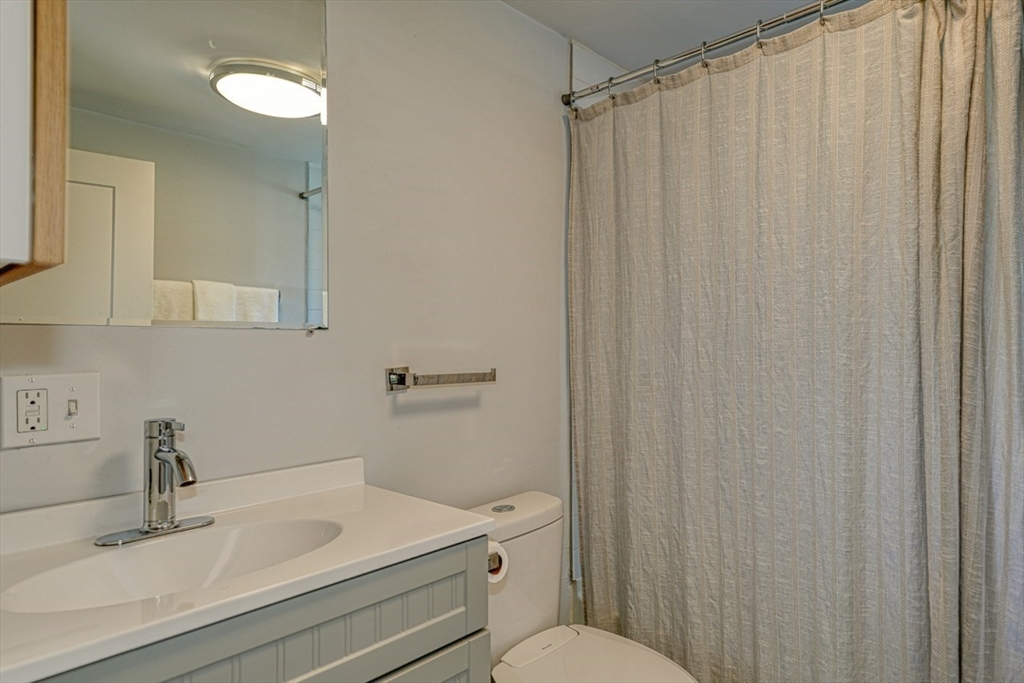 3 bed, 2 bath apartment for rent at 21 Fessenden Rd Unit 21, Arlington — photo 16 of 28