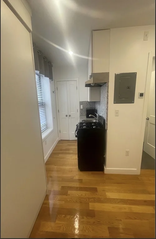 Studio bed, 1 bath apartment for rent at 21 Fifth St Unit 11, Chelsea — photo 3 of 12