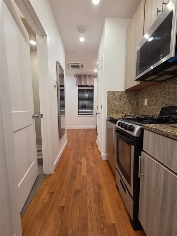 Studio bed, 1 bath apartment for rent at 21 Fifth St Unit 13, Chelsea — photo 2 of 13