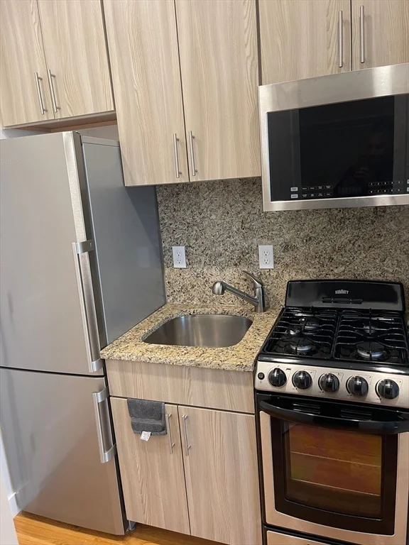 Studio bed, 1 bath apartment for rent at 21 Fifth St Unit 18, Chelsea — photo 4 of 13