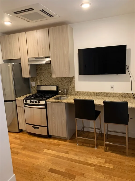 Studio bed, 1 bath apartment for rent at 21 Fifth St Unit 31, Chelsea — photo 2 of 12