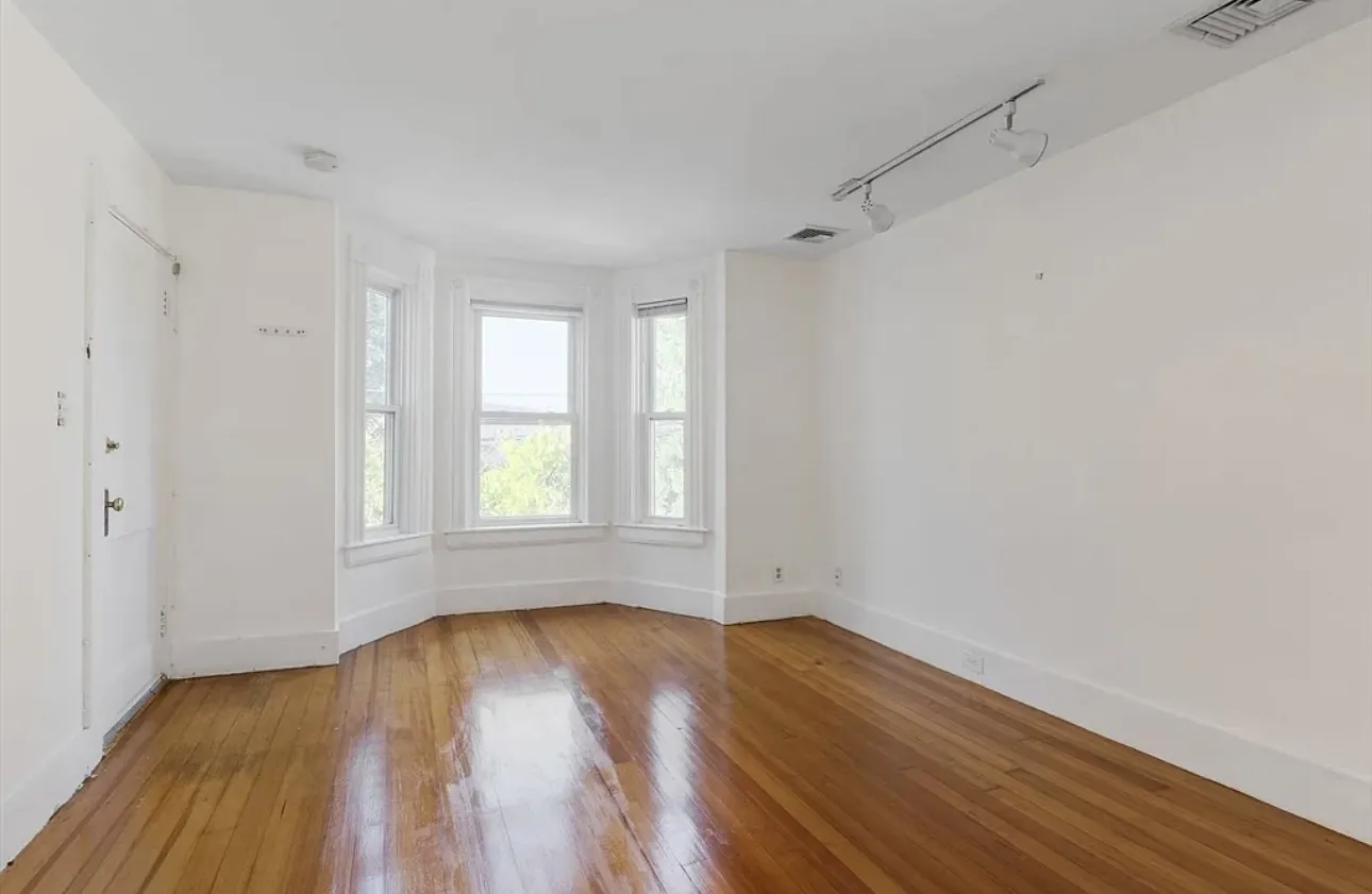 2 bed, 1 bath apartment for rent at 21 Florence St Unit 1, Cambridgeport — photo 5 of 15