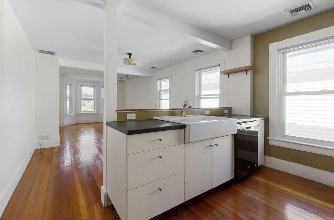 2 bed, 1 bath apartment for rent at 21 Florence St Unit 1, Cambridgeport — photo 2 of 15