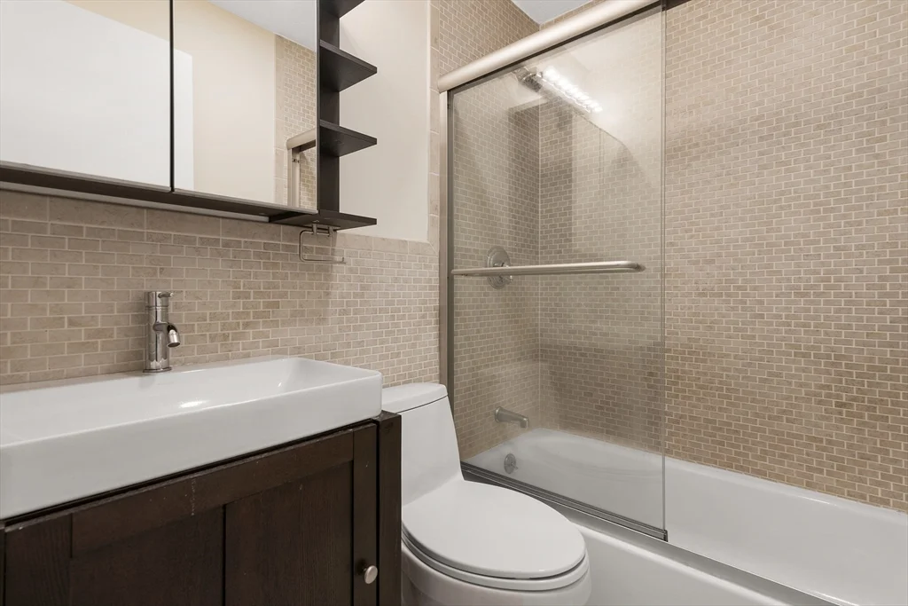 1 bed, 1 bath apartment for rent at 21 Follen Unit 2F, Back Bay — photo 6 of 8