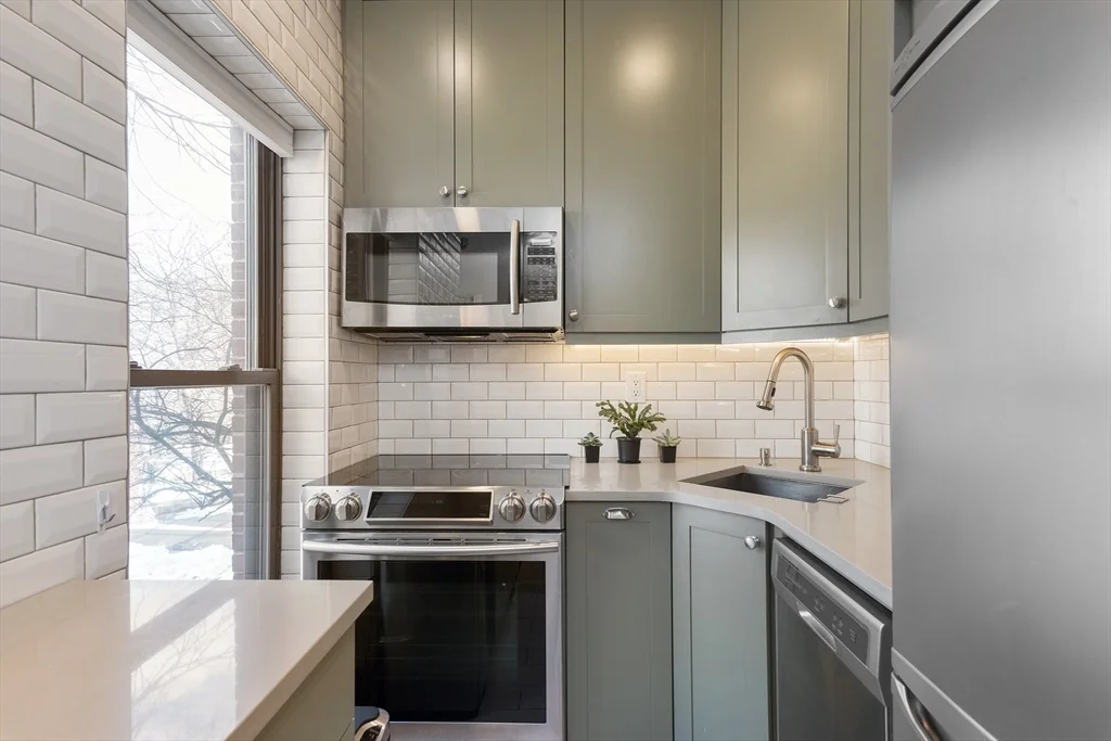 1 bed, 1 bath apartment for rent at 21 Follen Unit 2F, Back Bay — photo 3 of 8