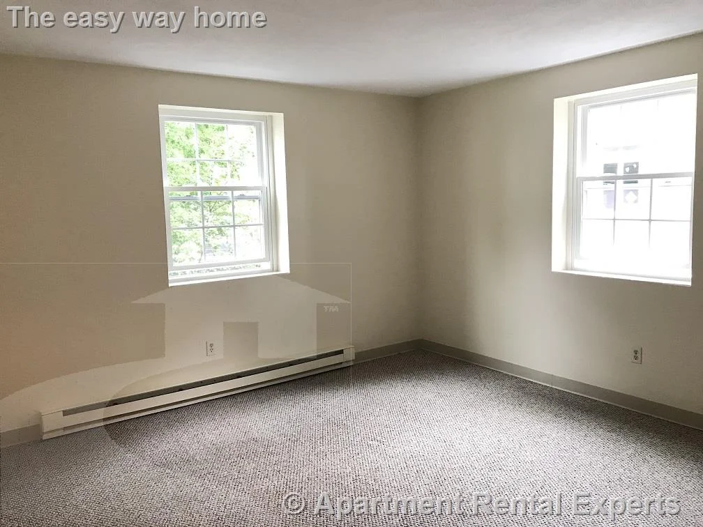 2 bed, 1 bath apartment for rent at 21 Franklin St Unit 8, Sullivan Square — photo 4 of 13