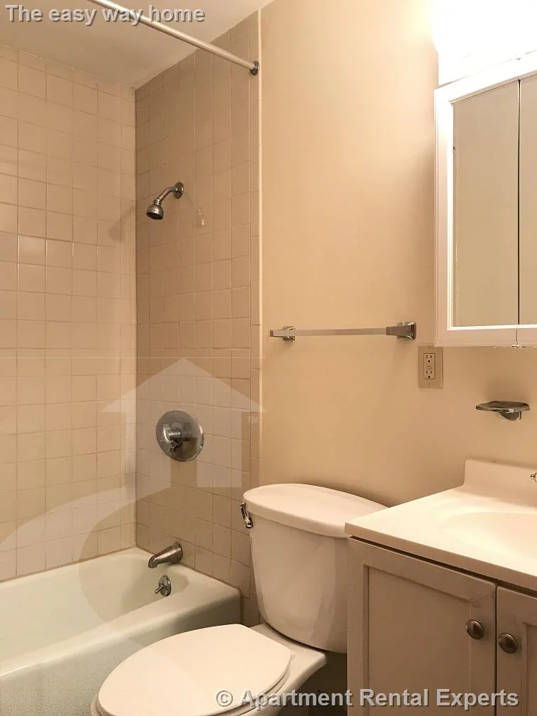 2 bed, 1 bath apartment for rent at 21 Franklin St Unit 8, Sullivan Square — photo 7 of 13