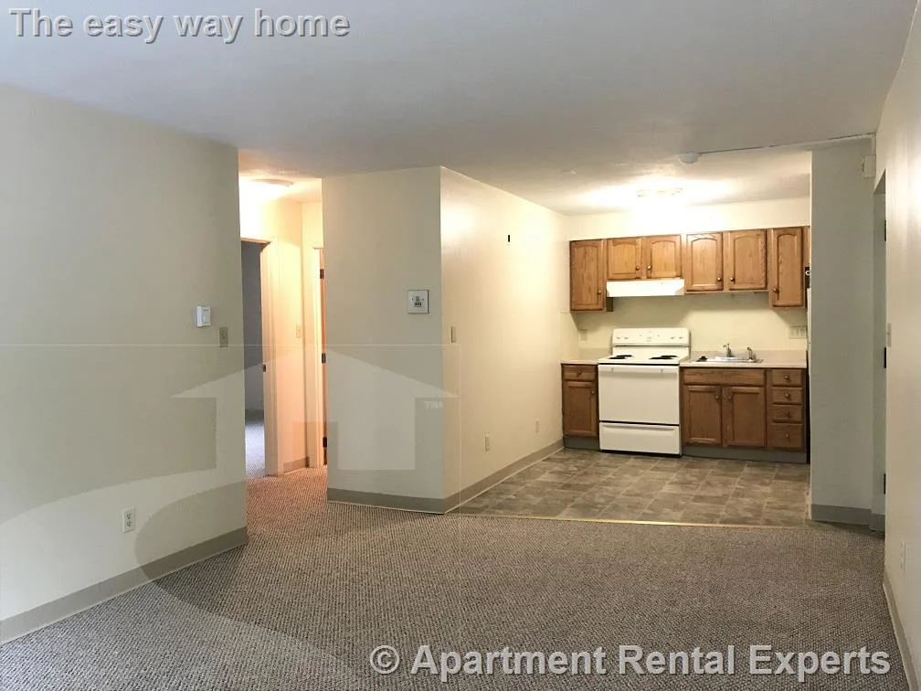 2 bed, 1 bath apartment for rent at 21 Franklin St Unit 8, Sullivan Square — photo 3 of 13