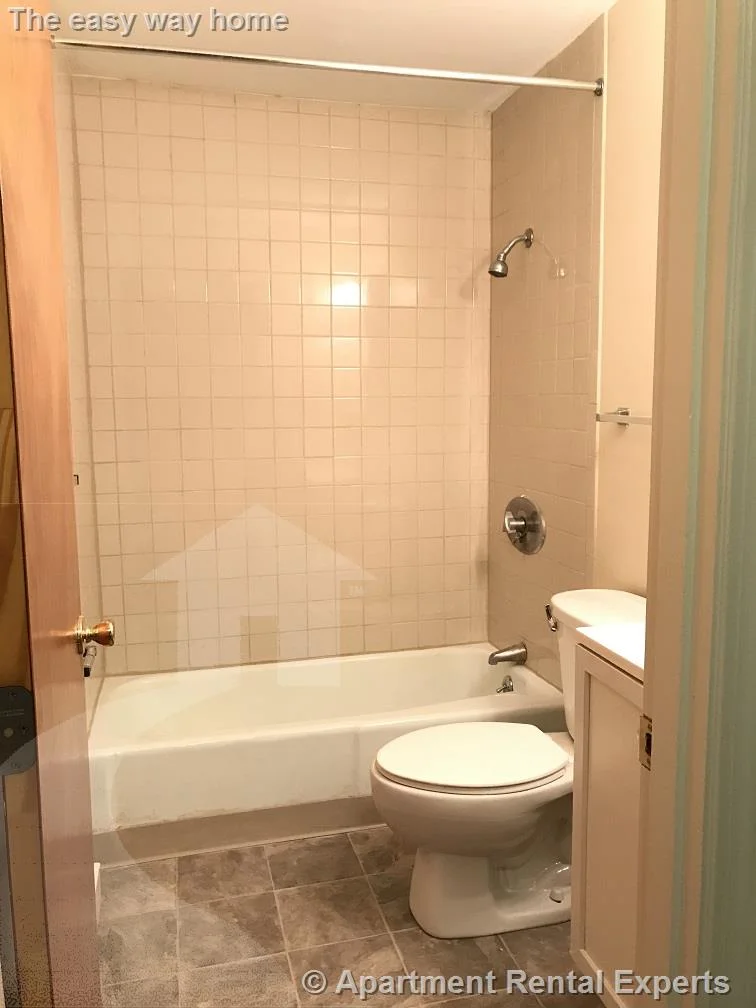 2 bed, 1 bath apartment for rent at 21 Franklin St Unit 8, Sullivan Square — photo 8 of 13