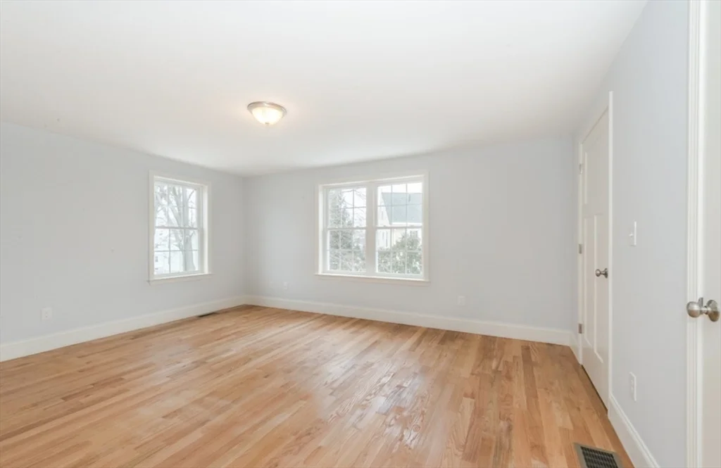 3 bed, 2 bath apartment for rent at 21 Franklin Unit 21, Arlington — photo 6 of 16