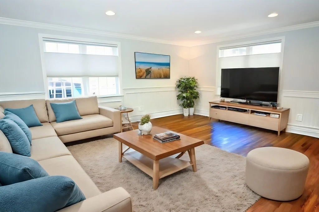 3 bed, 2 bath apartment for rent at 21 Franklin Unit 21, Arlington — photo 1 of 16