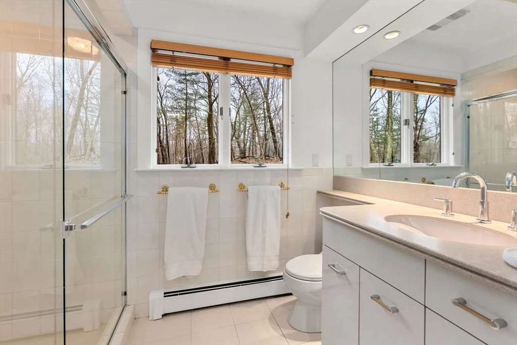 4 bed, 3 bath apartment for rent at 21 Gail Rd, Weston — photo 11 of 16