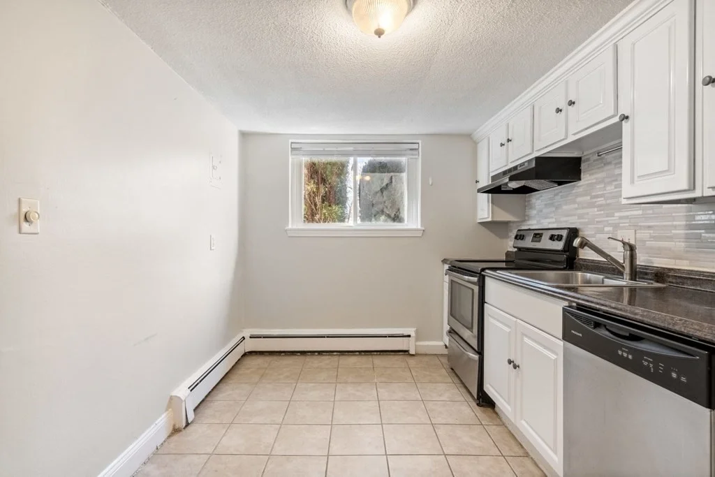 2 bed, 1 bath apartment for rent at 21 Gates St Unit 1, West Roxbury — photo 4 of 18