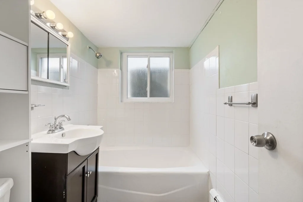 2 bed, 1 bath apartment for rent at 21 Gates St Unit 1, West Roxbury — photo 12 of 18