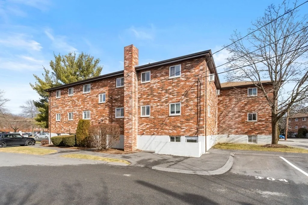 2 bed, 1 bath apartment for rent at 21 Gates St Unit 1, West Roxbury — photo 18 of 18