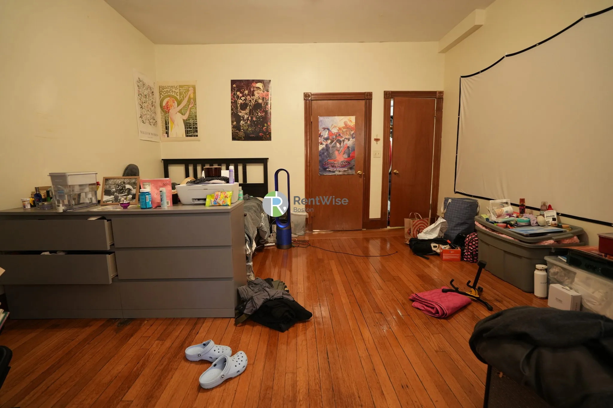 3 bed, 2 bath apartment for rent at 21 Gibbs St Unit 2, North Brookline — photo 15 of 26