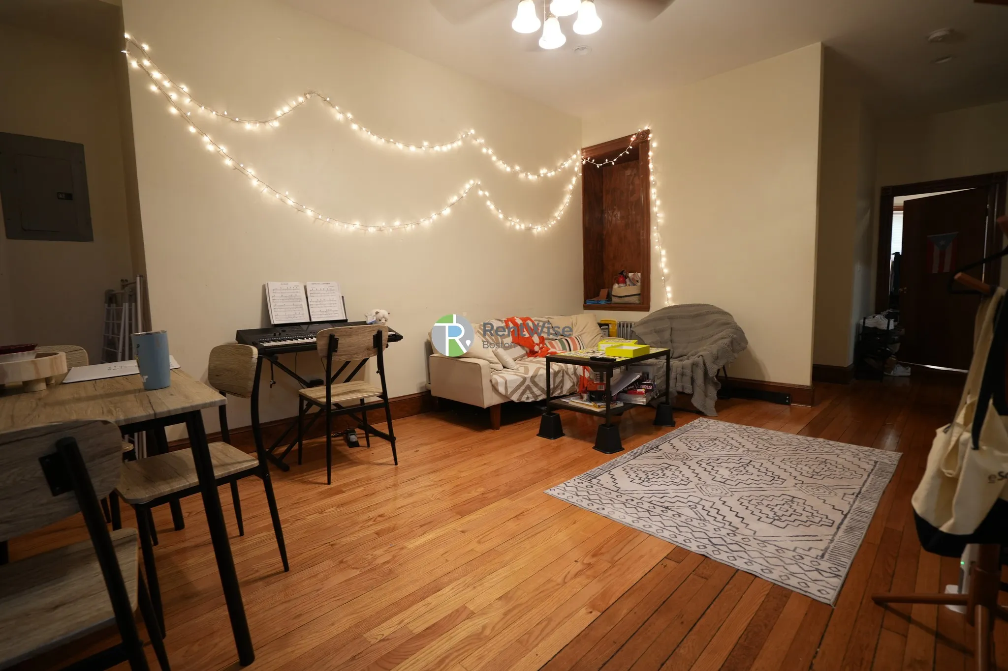 3 bed, 2 bath apartment for rent at 21 Gibbs St Unit 2, North Brookline — photo 3 of 26