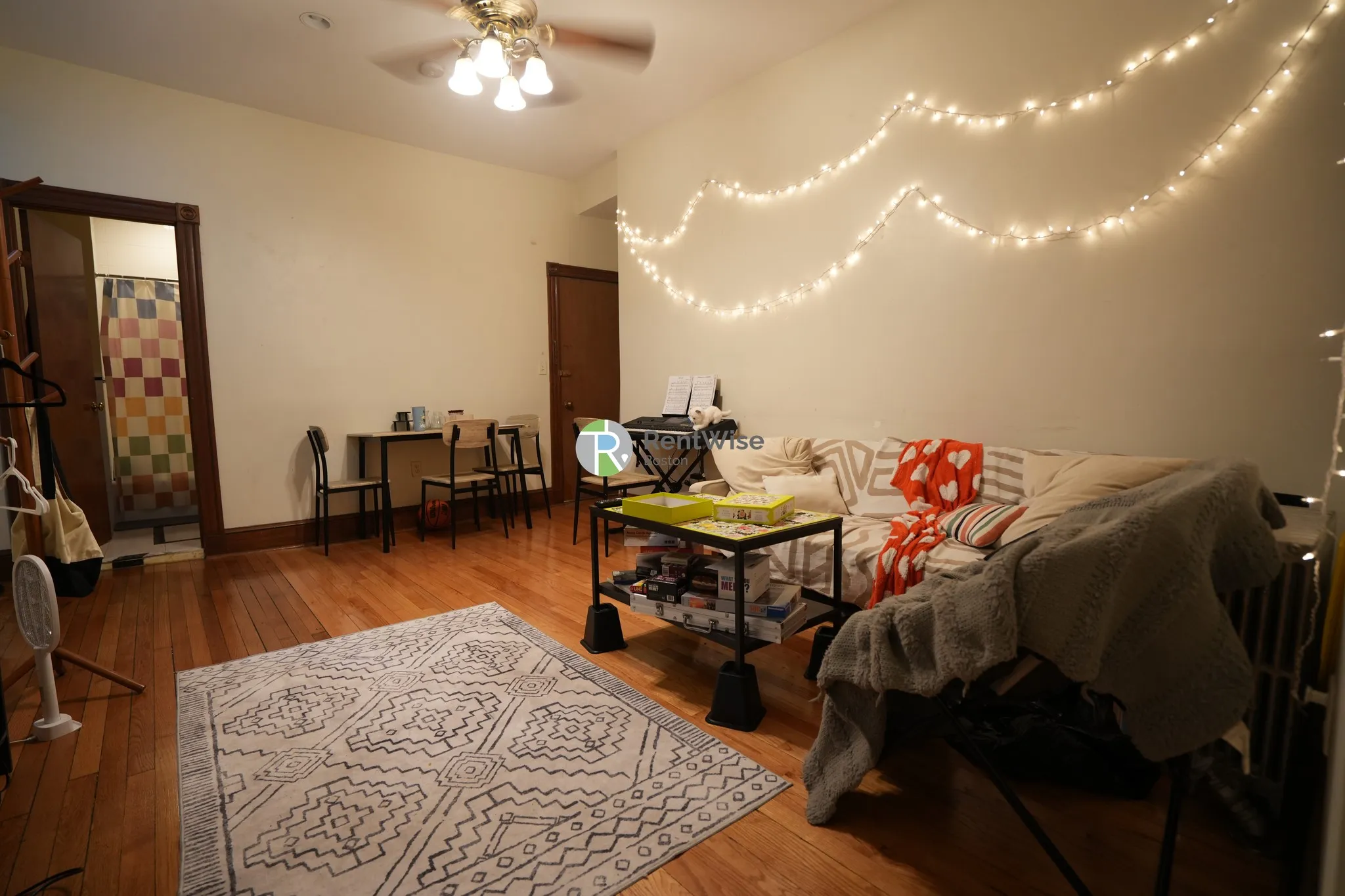 3 bed, 2 bath apartment for rent at 21 Gibbs St Unit 2a, North Brookline — photo 1 of 20