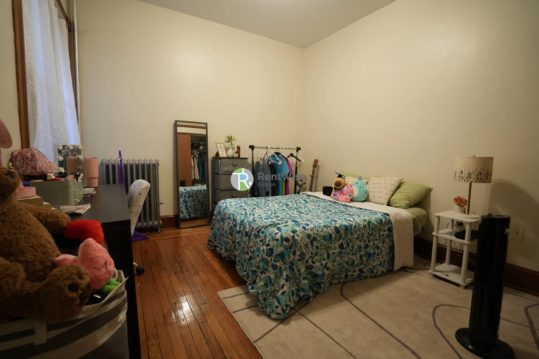 3 bed, 2 bath apartment for rent at 21 Gibbs St Unit 2a, North Brookline — photo 7 of 20