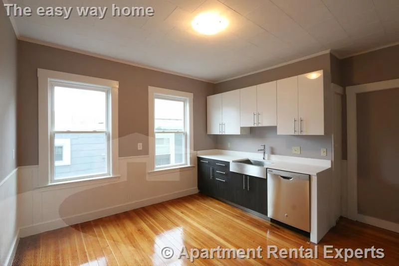 4 bed, 1 bath apartment for rent at 21 Granite St Unit 2, Union Square — photo 2 of 15