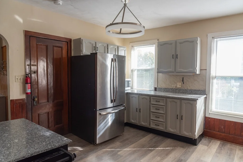 2 bed, 1 bath apartment for rent at 21 Granville Ave Unit 2, Maplewood