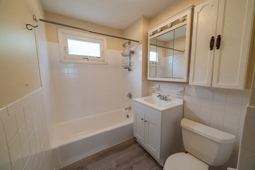 2 bed, 1 bath apartment for rent at 21 Granville Ave Unit 2, Maplewood — photo 7 of 9