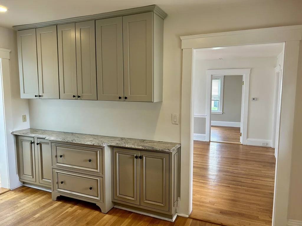 3 bed, 2 bath apartment for rent at 21 Great Rd Unit 21, Acton — photo 3 of 16