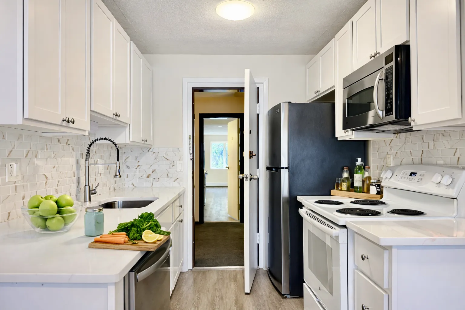 2 bed, 1 bath apartment for rent at 21 Greenwood St Unit 10, Melrose — photo 2 of 9