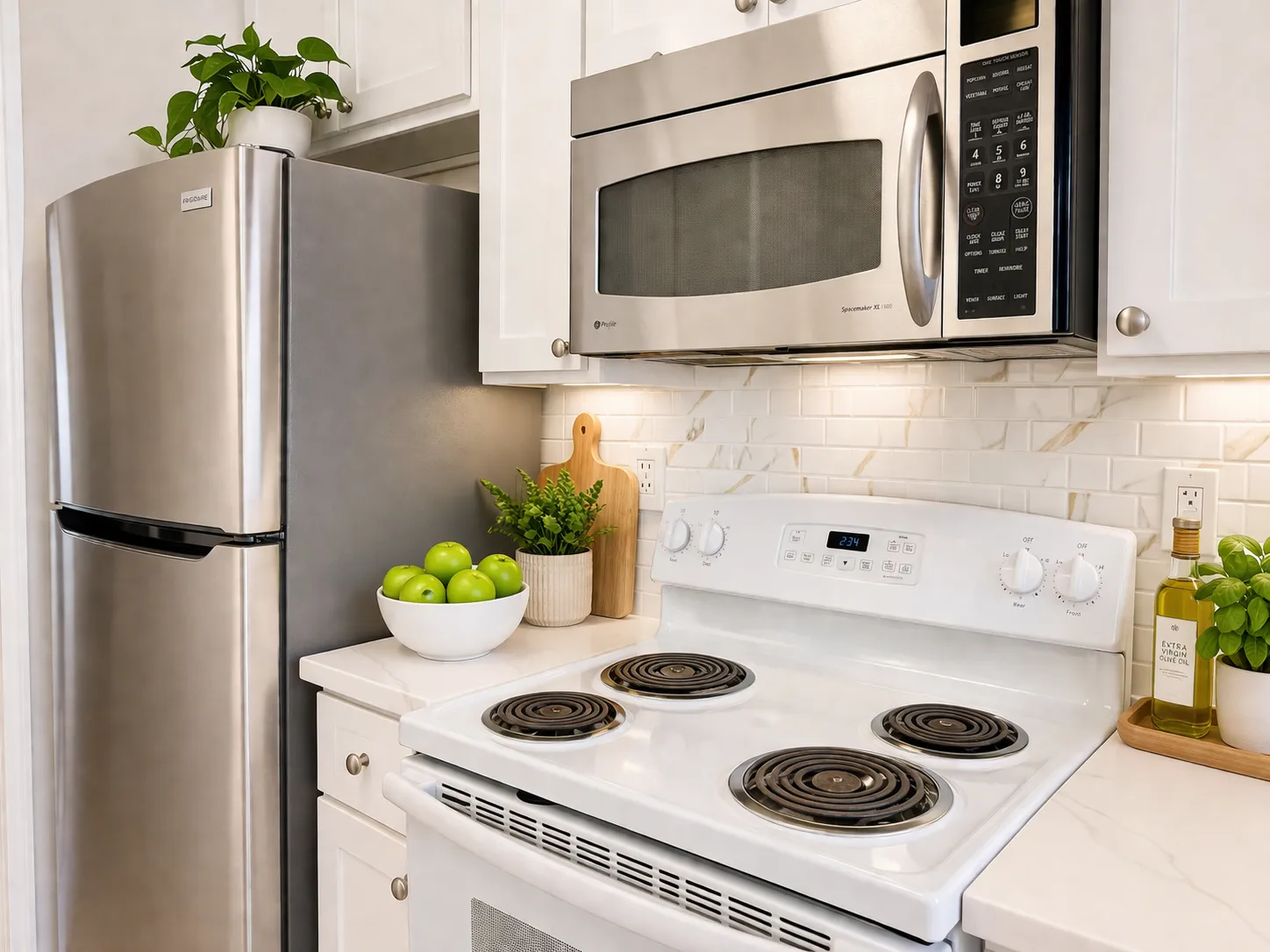2 bed, 1 bath apartment for rent at 21 Greenwood St Unit 10, Melrose