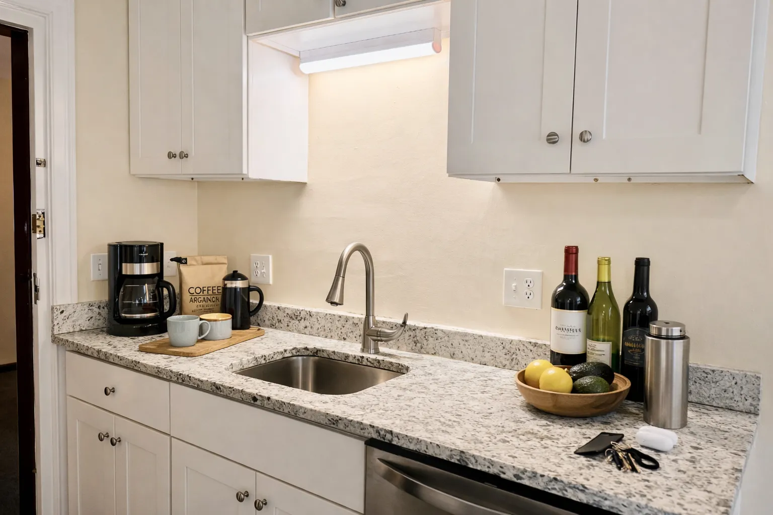 2 bed, 1 bath apartment for rent at 21 Greenwood St Unit 14, Melrose — photo 6 of 9