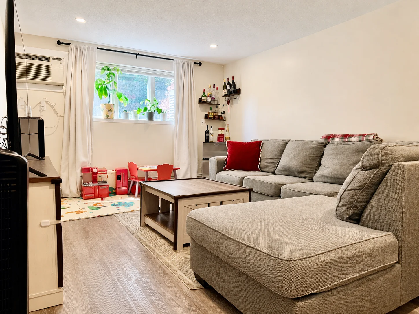 2 bed, 1 bath apartment for rent at 21 Greenwood St Unit 3, Melrose — photo 10 of 14