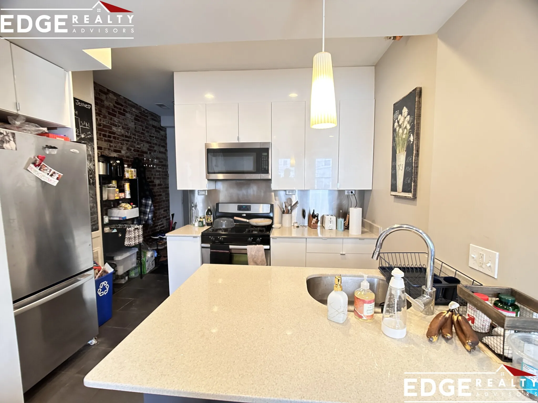 5 bed, 2 bath apartment for rent at 21 Greylock Rd Unit N/A, Allston — photo 1 of 11