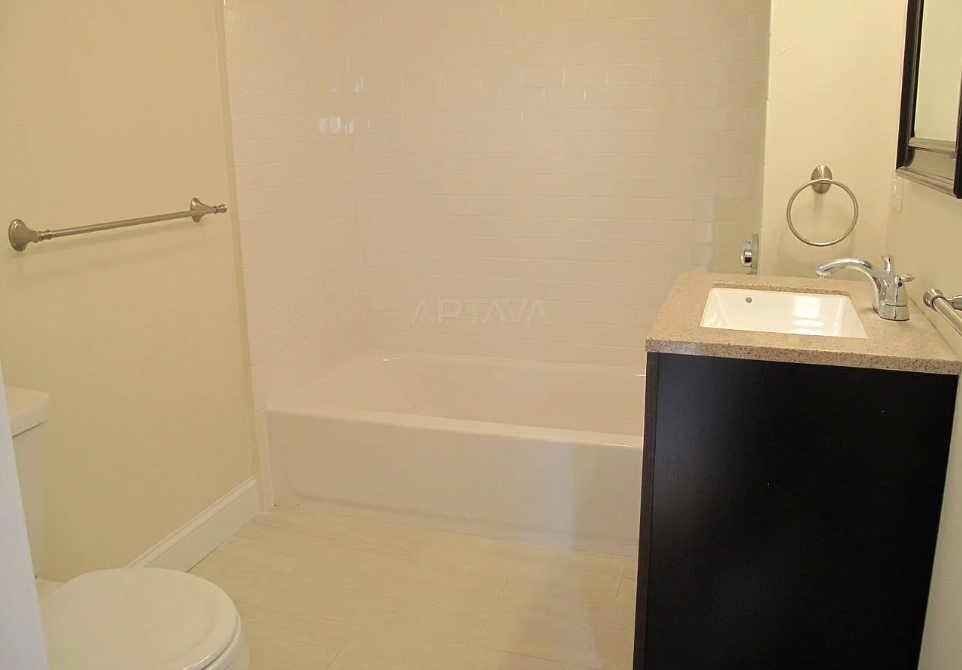 3 bed, 2 bath apartment for rent at 21 Hall St Unit 2, Medford — photo 14 of 22