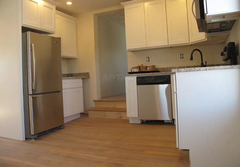 3 bed, 2 bath apartment for rent at 21 Hall St Unit 2, Medford — photo 3 of 22