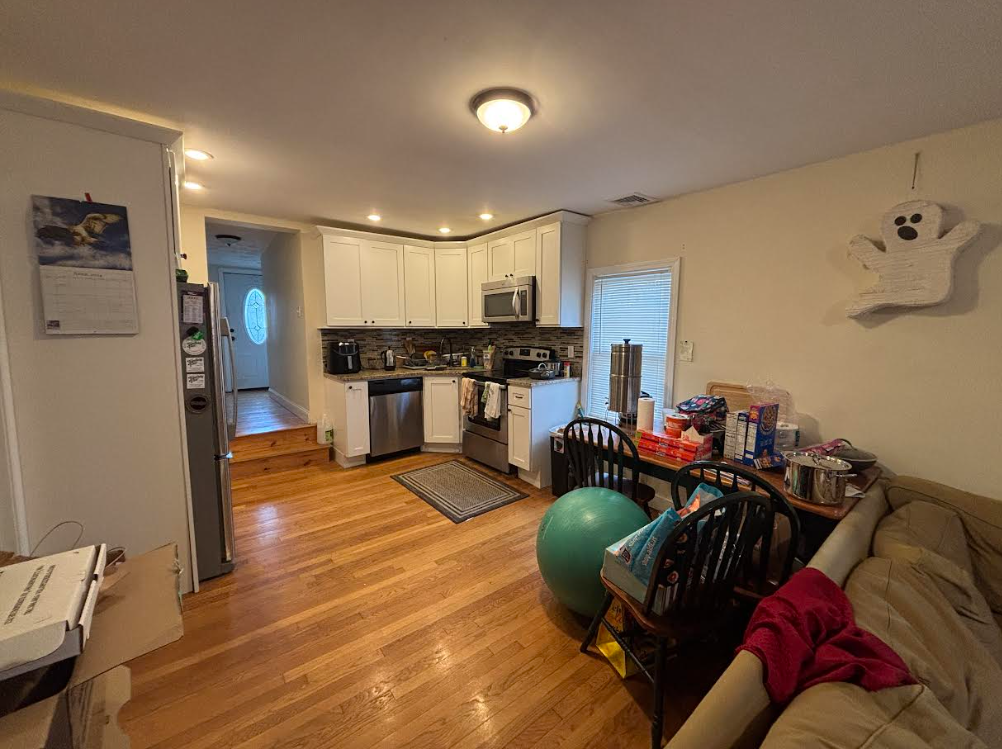 3 bed, 2 bath apartment for rent at 21 Hall St Unit 2, Medford — photo 4 of 22