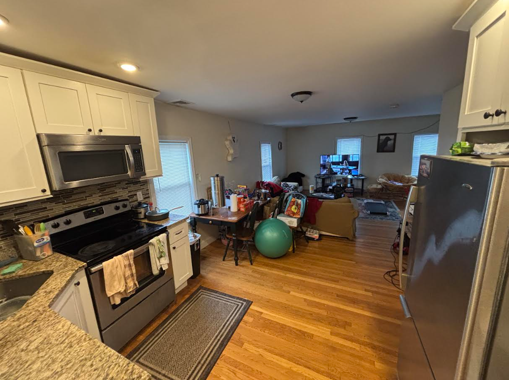 3 bed, 2 bath apartment for rent at 21 Hall St Unit 2a, Medford — photo 6 of 22