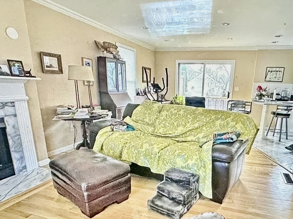 3 bed, 2 bath apartment for rent at 21 Hamlet St Unit 21, Newton — photo 12 of 15