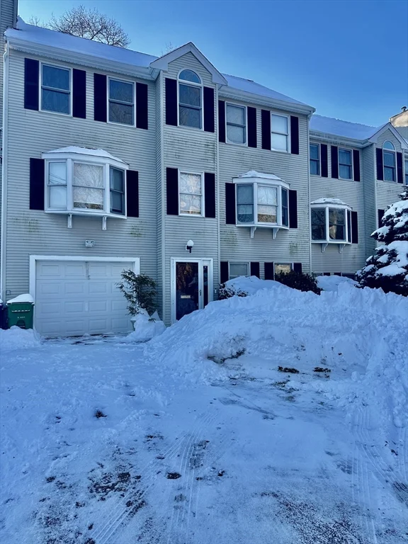 3 bed, 2 bath apartment for rent at 21 Hamlet St Unit 21, Newton — photo 11 of 15