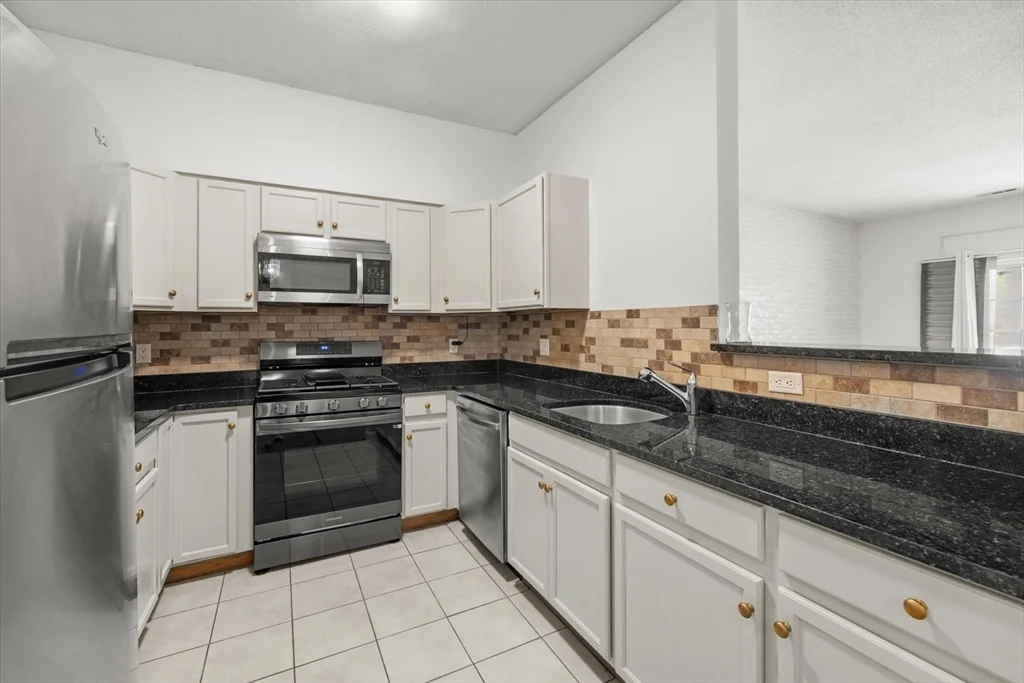 2 bed, 2 bath apartment for rent at 21 Hampshire Rd Unit 101, Methuen — photo 7 of 18