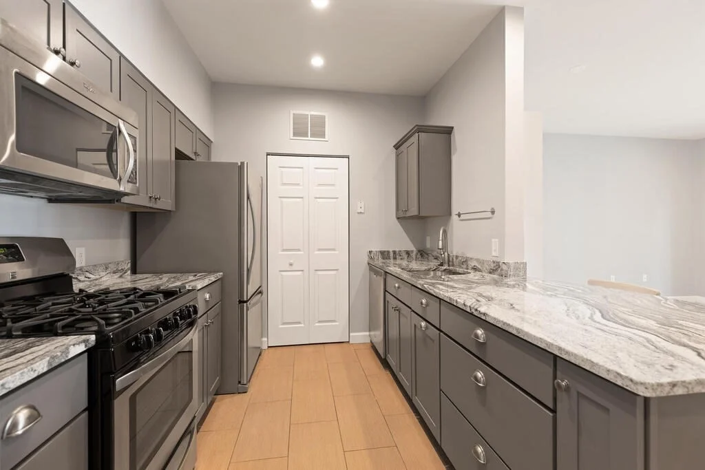 1 bed, 1 bath apartment for rent at 21 Hampshire Rd Unit 212, West Methuen — photo 2 of 36