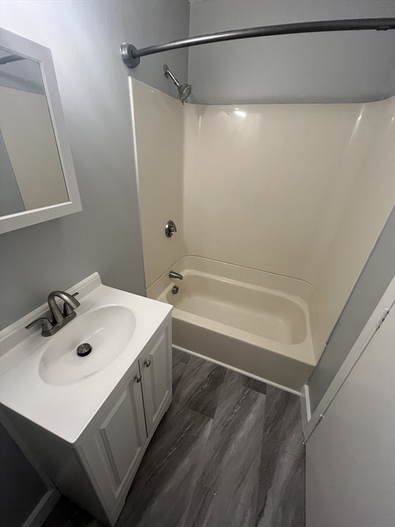 1 bed, 1 bath apartment for rent at 21 Harbor Unit 4, Salem — photo 5 of 6