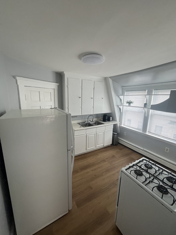 1 bed, 1 bath apartment for rent at 21 Harbor Unit 4, Salem — photo 2 of 6