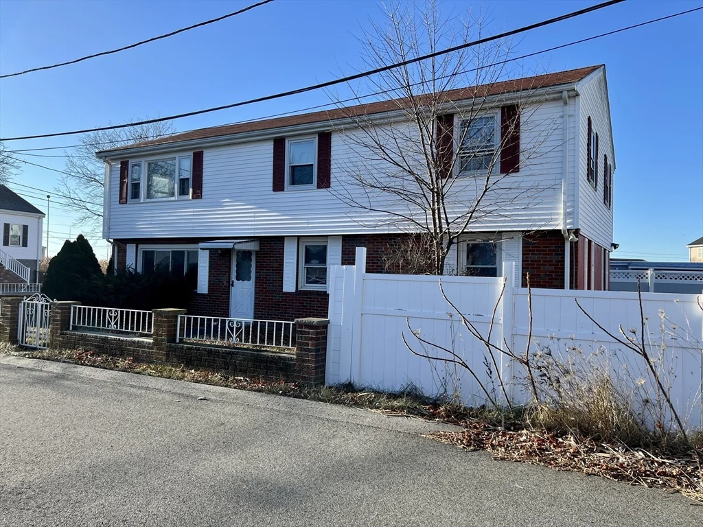 3 bed, 2 bath apartment for rent at 21 Harlow, Saugus — photo 2 of 21