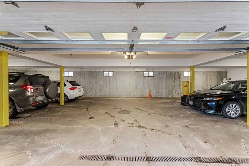 2 bed, 2 bath apartment for rent at 21 Harris St Unit 2, Ward Two — photo 12 of 15