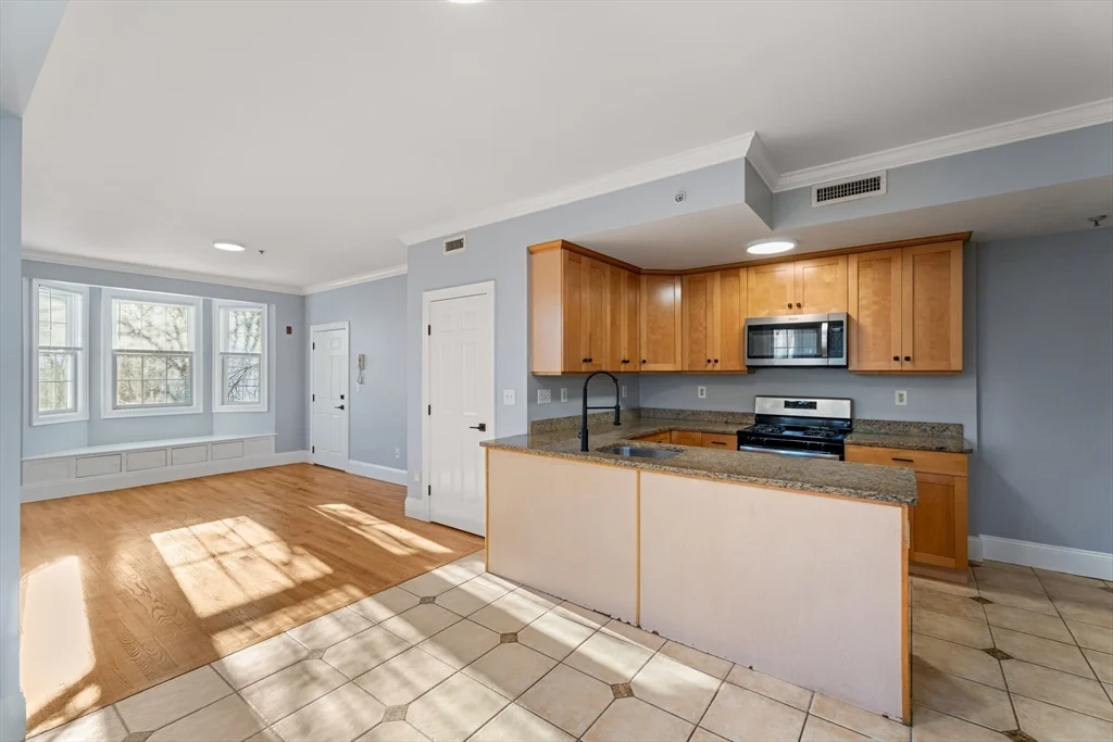 2 bed, 2 bath apartment for rent at 21 Harris St Unit 2, Ward Two — photo 1 of 15