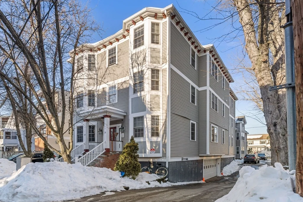 2 bed, 2 bath apartment for rent at 21 Harris St Unit 2, Ward Two — photo 14 of 15