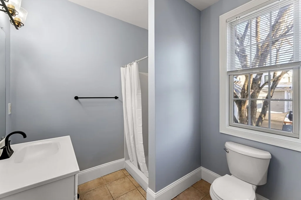 2 bed, 2 bath apartment for rent at 21 Harris St Unit 2, Ward Two — photo 10 of 15