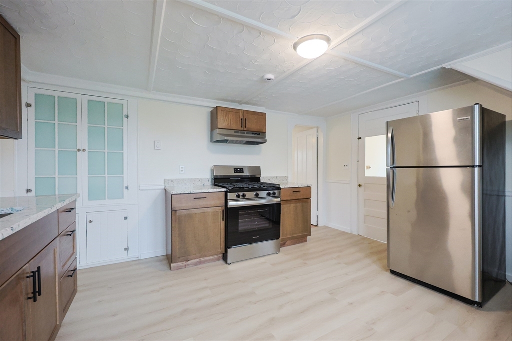 3 bed, 1 bath apartment for rent at 21 Harris Unit 3, Peabody — photo 7 of 17