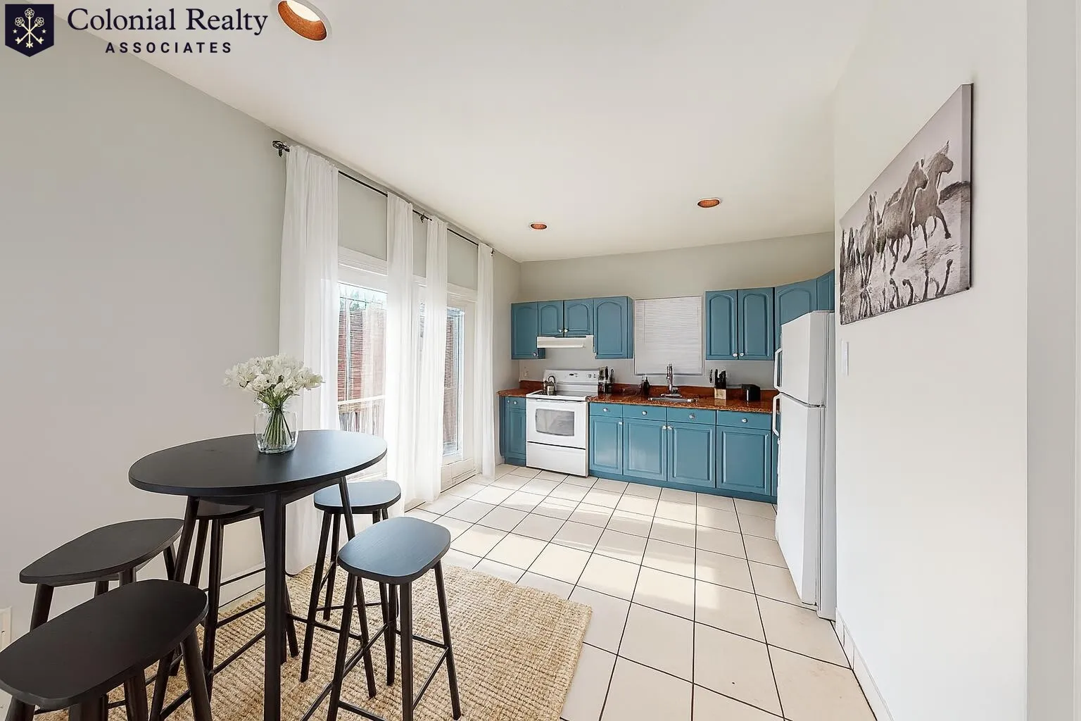 4 bed, 2 bath apartment for rent at 21 Highgate St Unit 21, Allston — photo 5 of 17